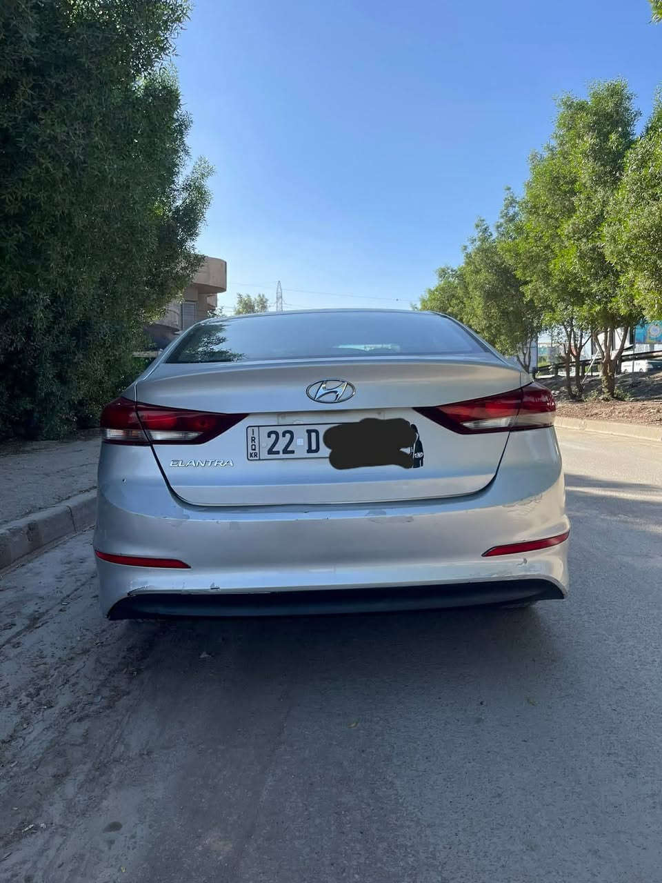 السلام عليكم الانترا 17 خليجي السياره كفاله عامة فقط بنيد مرشوش كلير بالعراق رقم اربيل الدولي باسمي شرط التحويل هزة وسنويه جديدة منضومة تبريد جديدة قبل اسبوع شادها بالقصر الابيض ب700 الف تخم تاير جديد ادامة كامله للسياره 
المواصفات 
تبريد قطعتين❄️
كروز مثبت سرعه
تحكم استيرن جهتين 
اشاير بالمري 
سستم صوت 
وبعد بيها مواصفات 
السعر 95 وبيها مجال مكاني بغداد قرب بسمايه هـ***********
