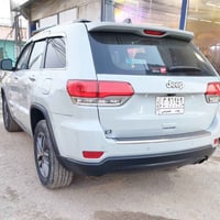 للبيع جيب شيروكي فول لمتت صبغ عام وسعر مناسب جدا 07838911447