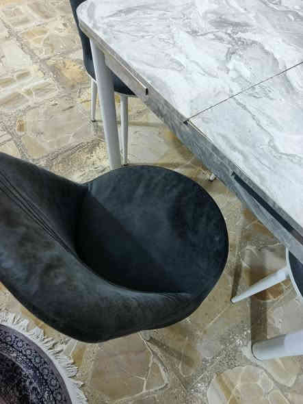 السلام عليكم غراض للبيع نظيفات كلش الكاونتر النوع الثقيل تفصال مو سوكي التخم بي بس ضرر بسيط موضح بلصوره الثلاجة جديدة مصار اشهر مشتريهة ميز الطعام كلش نظيف الشراي يتصل وبي خير ويدلل المكان حي التراث قرب تقاطع الربيعي للاتصال ***********
