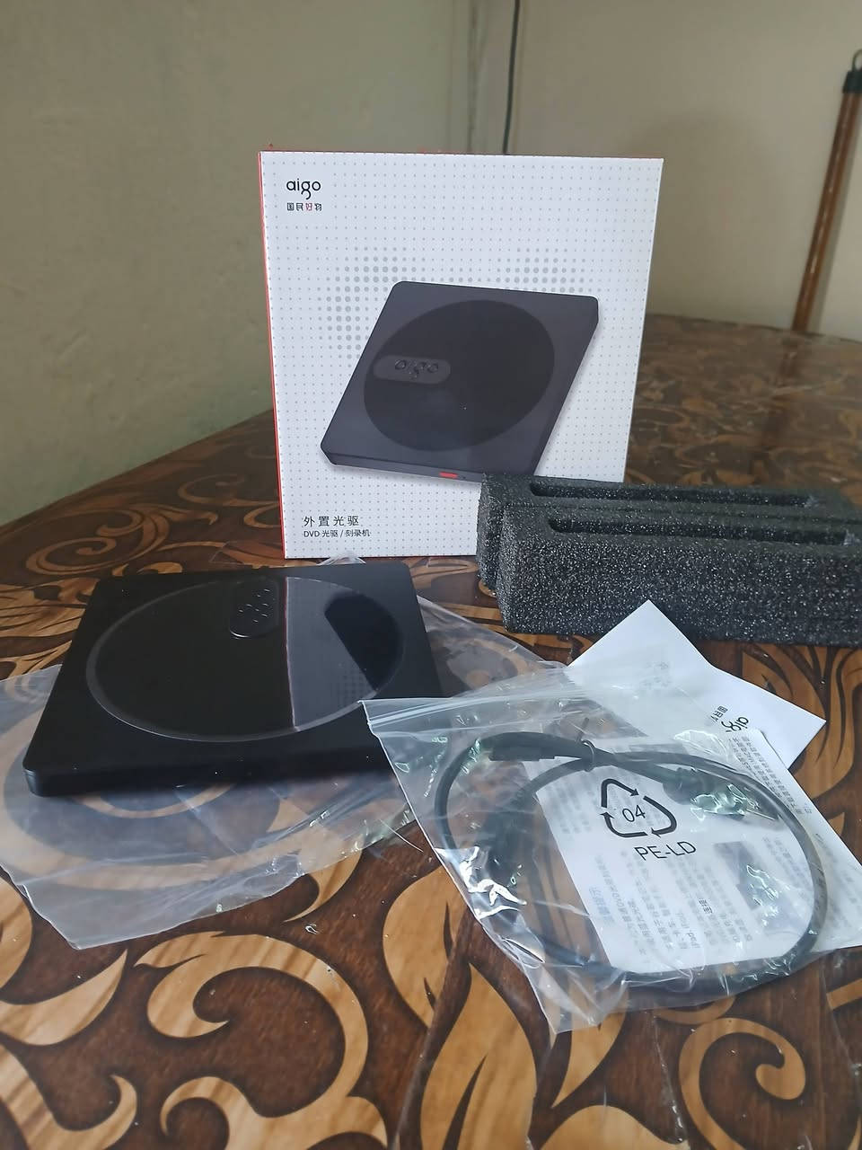 السلام عليكم
متاح محرك الاقراص  aigo
يستخدام (Plug-and-Play) وتدعم واجهات توصيل متعددة مثل USB 3.0 و Type-C
وتوفر سرعات قراءة وكتابة جيدة (مثل 24x و 8x) 
تعمل مع أنظمة تشغيل (Windows, Mac, Linux) 
تعمل كمشغل أقراص DVD، قارئ بطاقات SD، و  TF، وموزع USB
كذالك نسخ الأقراص (CD/DVD)
تدعم USB 3.0 (للنقل السريع) 
و Type-C (للأجهزة الحديثة)
عنوان : بغداد الجديده متواجد خاص
 وعلى الرقم التالي وبي وتساب 
***********
