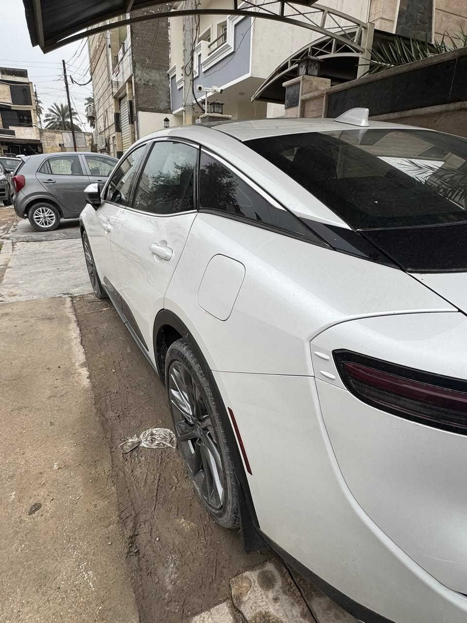 تويوتا كراون 2023 وارد امريكي لون ابيض
حادثها جاملغ ومعدل عل بارد بدون صبغ 
وصور الحادث بل منشور 
رقم بغداد شبه مميز 
المواصفات 
محرك 4 سلندر هايبرد بدون تيربو 
لايت اربع عدسات
بنوراما 
شاشه جبيره 
كشن خزن 
كشنات اماميه تبريد وتدفئه وخلفيه تدفئه
ويل 21 
كامرات محيطيه 
رادارات 360
ماشيه 38 الف كيلو
السعر 290 وبي مجال قليل 
مكانها بغداد العامريه 
رقم الهاتف ***********
