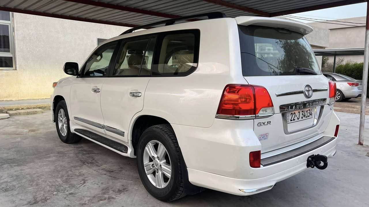 السلام عليكم : لاندكروز 2013 ساز فول مواصفات معروفه مواصفات الساز ميحتاج اذكرهن ماشيه 140 الف مكفوله كفاله عامه كير محرك صدر كفاله سيارة جاهزه وبدون اي نقص رقم اربيل سنويه وهزة جديده السعر 370 مكان السياره بغداد اليوسفية 
***********
7800593741
