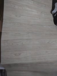 لاصق جدار • طول ١٠م • عرض ٨٠سم