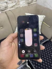 آيفون ١١ برو ماكس • بطارية ٧٢٪ • فيس ايدي معطل