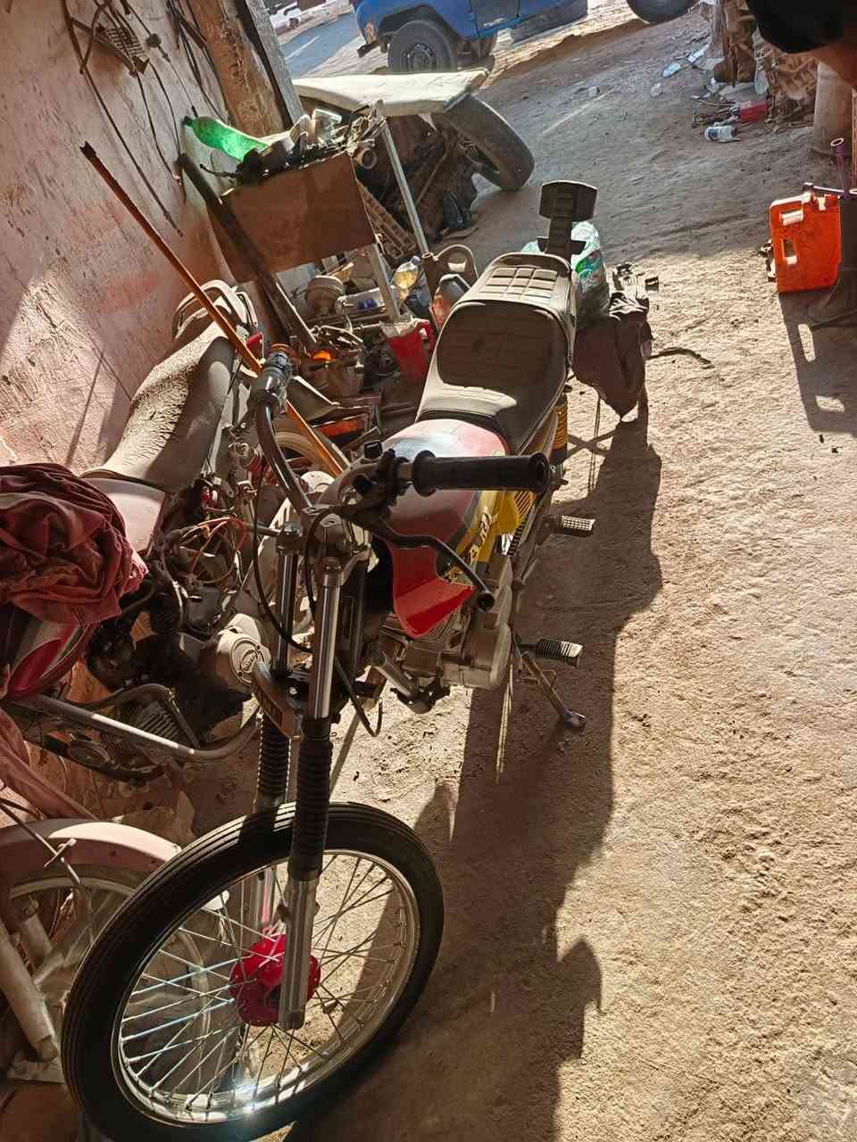 دراجه نامه نضيفه موديل 23 مكان صويره وسعرها 450 وبيها مجال***********
