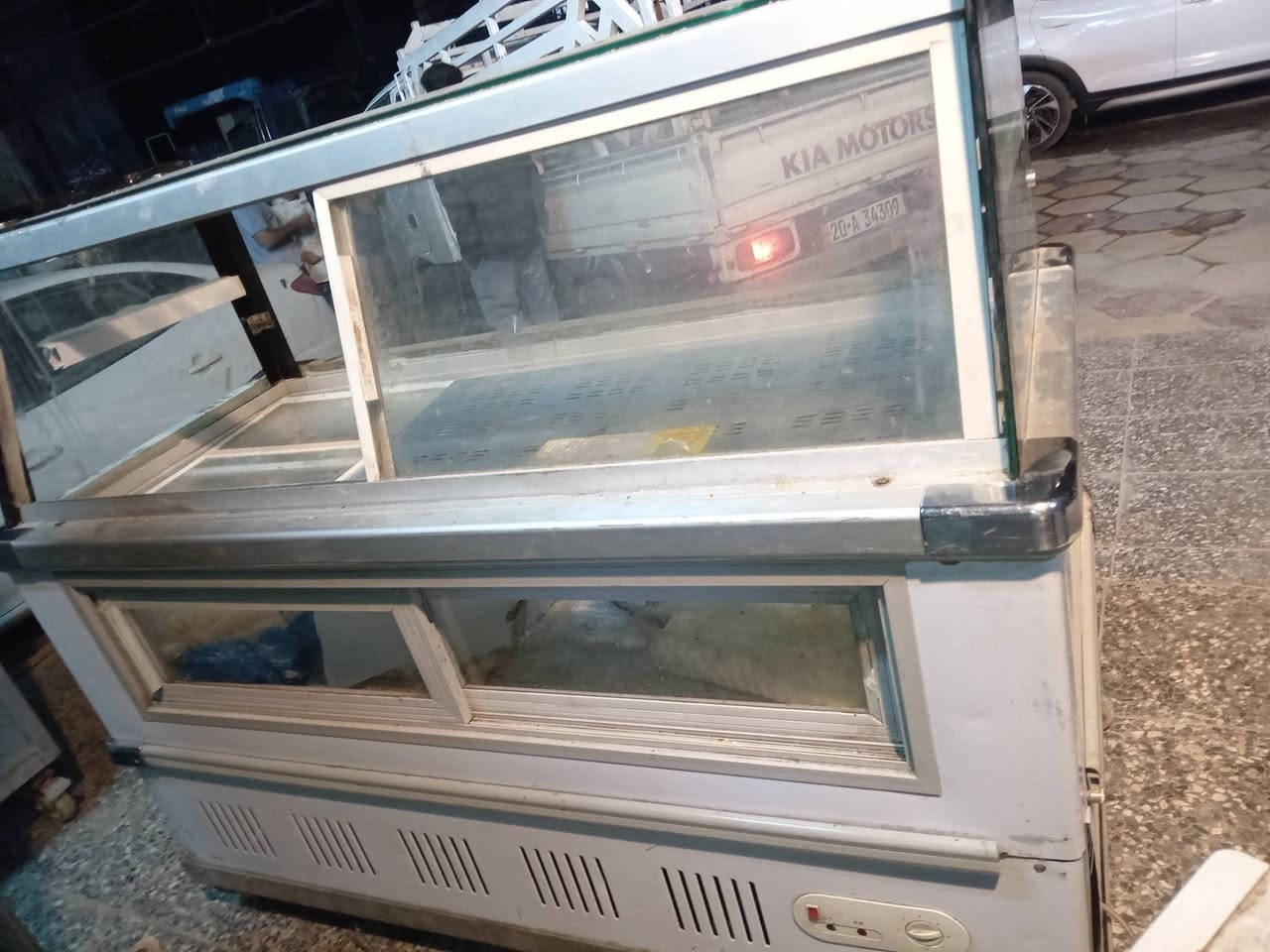 براد طابقين طابق الاول مجمد والثاني براد للكيك للمقبلات السعر ٣٥٠مامصلح مكاني بغداد ‏‪***********‬‏
