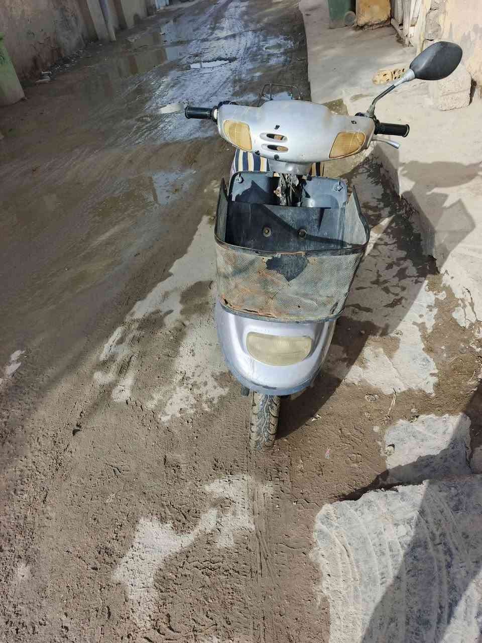 دراجه ام سله مكينه خير من الله شلعه ومعدل كامله عوزها باتري وكلوبات السعر 230 وبيها مجال
# ***********
