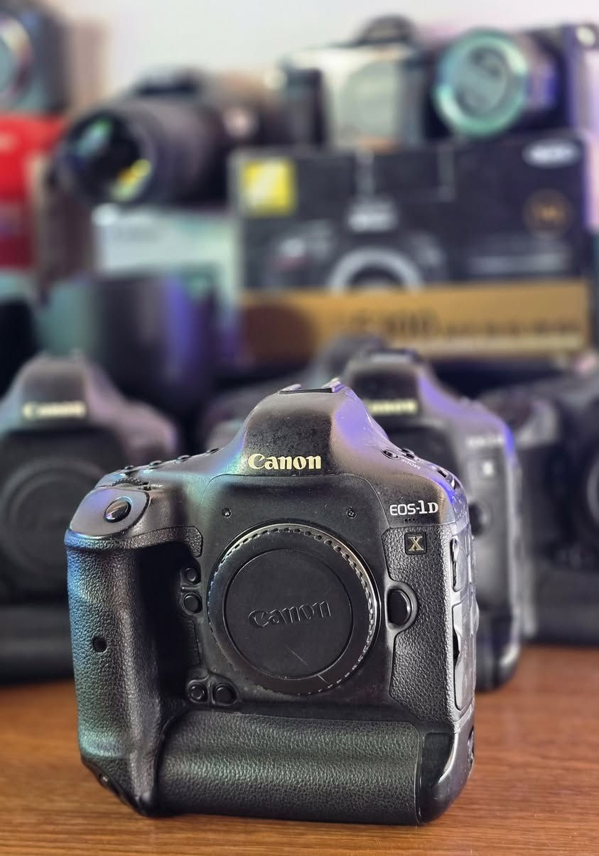 📸 توفرت مجموعة كاميرات 
وحش فول فريم وتصوير سريع 
Canon 1DX
فول فريم ✅️
18 ميگابكسل ✅️
تصوير متتابع سريع 12 فريم بالثانية ✅️
فيديو Full HD 1080p ✅️
فوكَس اوتو احترافي 61 نقطة ✅️
بدي قوي مقاوم للظروف ✅️
شتر قليل  ✅️
ضمان ✅️
حقيبة ✅️
حزام ✅️
بطارية اصلية ✅️
شاحنة اصلية ✅️
💰 السعر: مليون و250 ألف
أسعار مميزة 🔥 وعروض مستمرة على تشكيلة من الكاميرات، العدسات، والملحقات 🎥🎯
🚚 توصيل متاح لكل محافظات العراق
📩 للحجز والاستفسار
راسلنا عالخاص أو واتساب
📞 ***********
