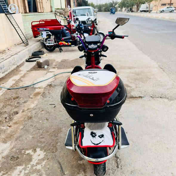 مكلف بل نشر
للبيع موطور شحن هيوشه موطور نضيف وبطاريته فول وعلا فحص وكهربائياته كله شغاله 
السعر 575 وبي مجال 
للتواصل ***********
