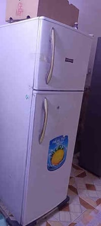 ثلاجة كونكورد للبيع بيه عطل بالفيوز او بالماطور ماعرف غير داخله تصليح ...