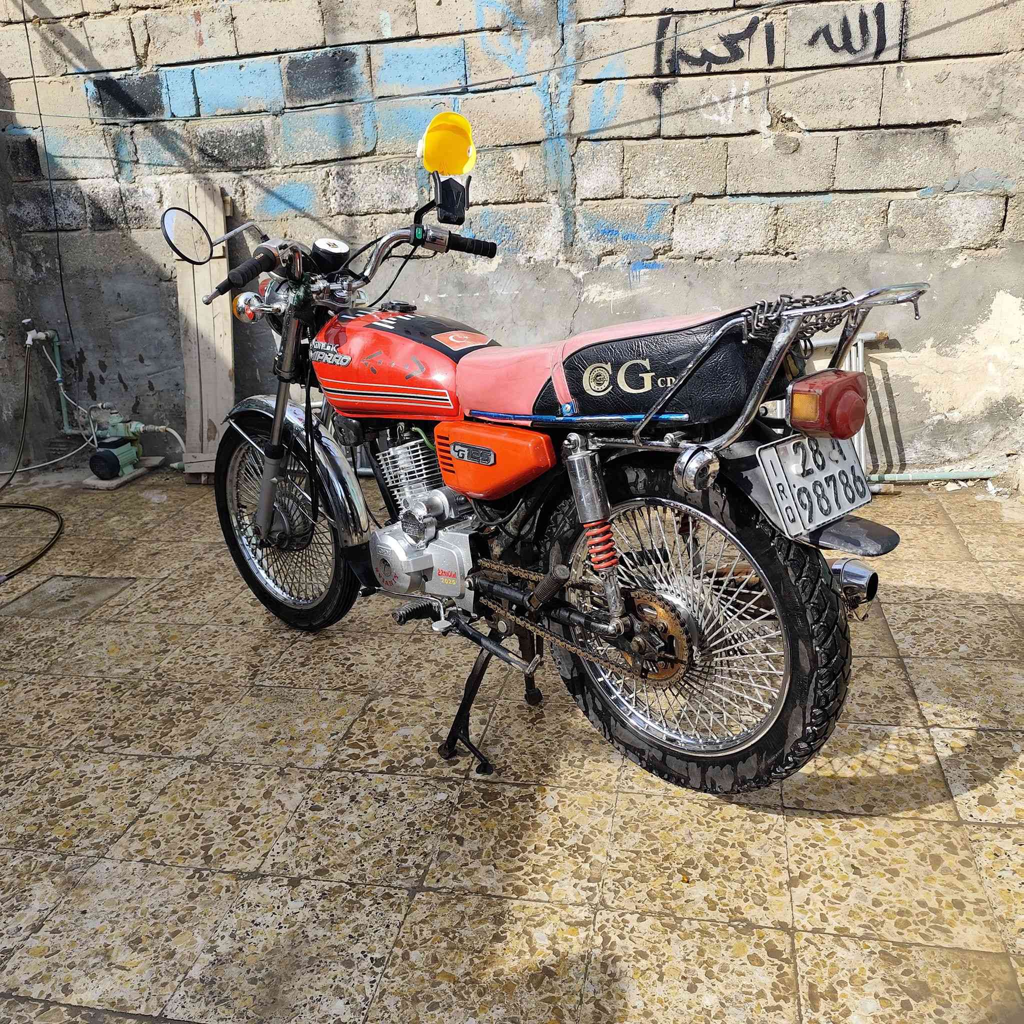 السلام عليكم ، نامة برو للبيع موديل 21 الدراجة رقم وسنوية مداور ثاني يوم بيها محرك سيفاني موديل 25 صارلة اسبوع من شديته السعر 1380 ، المكان كوفة-ناحية العباسية الرقم ***********
