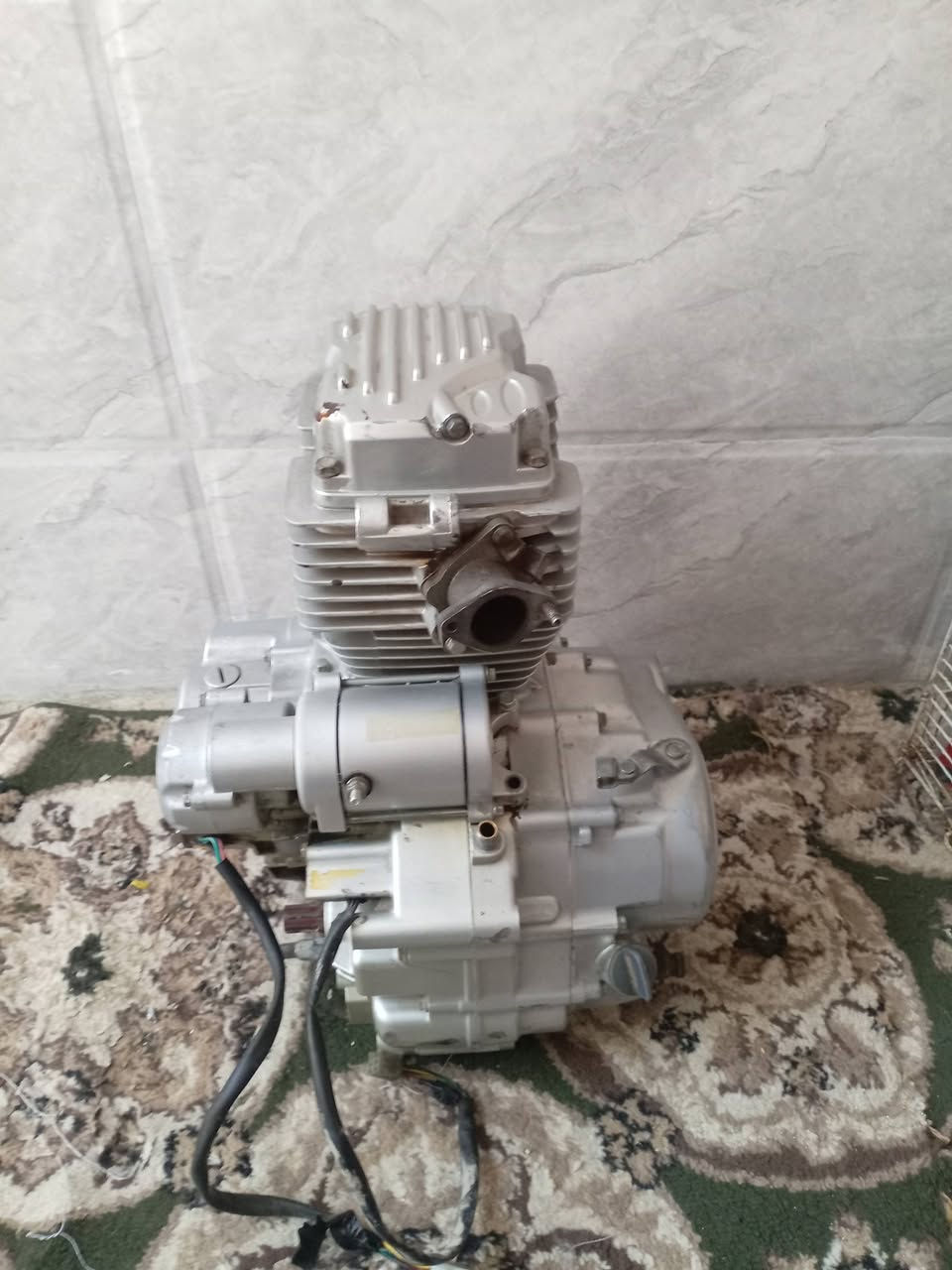 محرك مكفول من كلشي نعومه فول مبدل بوشه بس بي مكان حله سعر ١٧٥ وبي مجال ***********
