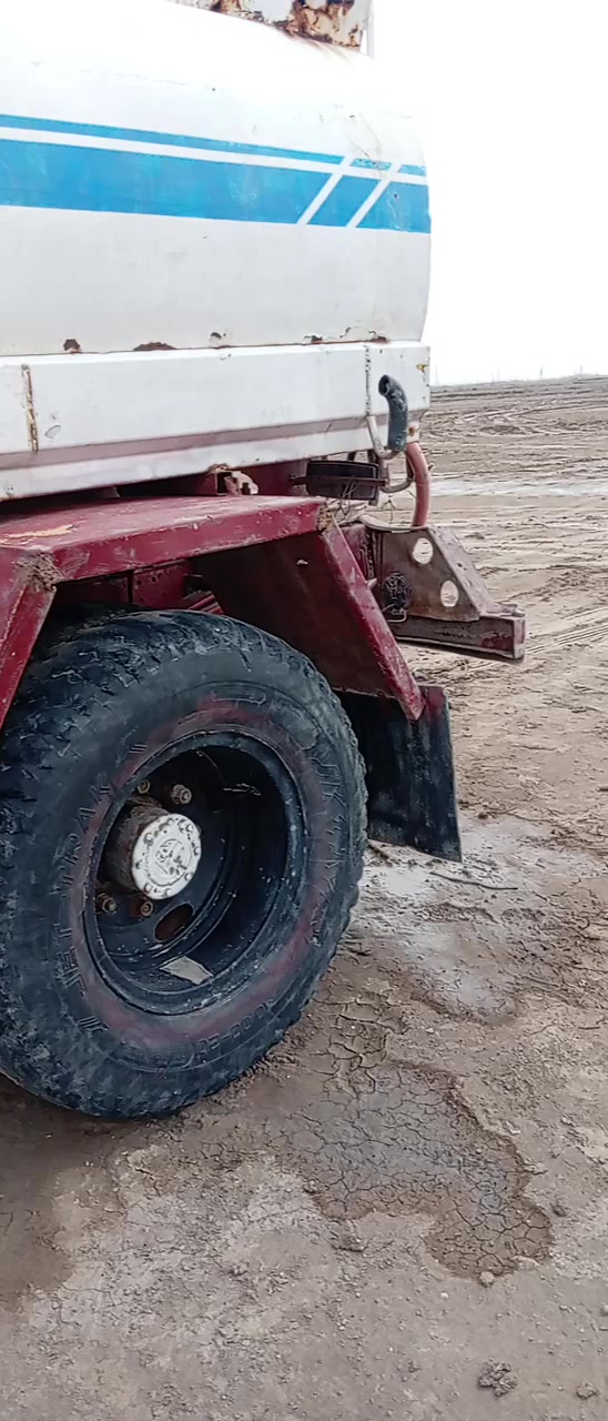 السلام عليكم سياره للبيع 96 مكان السماوه  ***********
