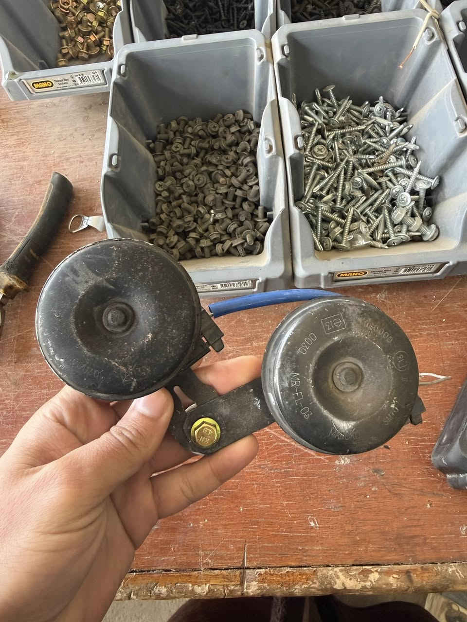 سيدان بوش الفيشه السوده مال تفصيخ تيوتا  السعر زوج ب٦٠ دكتهن تخبل
تحب تجي تفحص عنوانه المحموديه حي الجزائر 
متوفر توصيل هم لكل محافضات سعر توصيل ٥ الاف 
يرهم لكل سيارات 
***********
