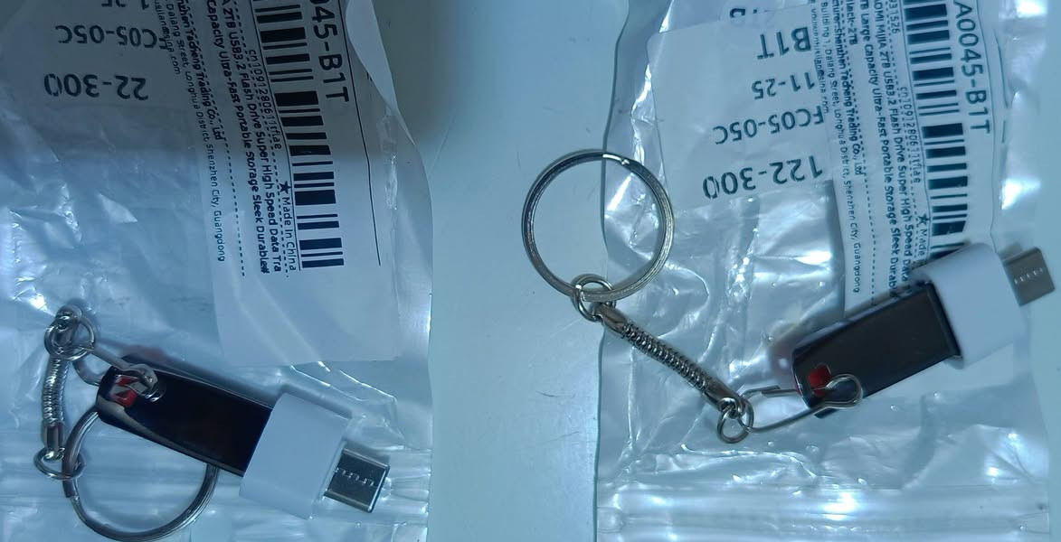 متوفر ادبترات باسيوس بلوتوث جوكرعدد 2
وادبترات من usb الى تايبسي عدد 2
فلاشات حجم 2 تيرا  تايبسي أصلية لنقل ملفات الموبايل عدد 2
قلم سامسونج أصلي
سعر الكل 25
يوجد توصيل الى جميع محافظات العراق
@أبرز المعجبين


**إذا كنت صاحب هذا الإعلان وتريد حذفه لأي سبب، رجاءا أرسل رسالة إلى الدعم الفني**