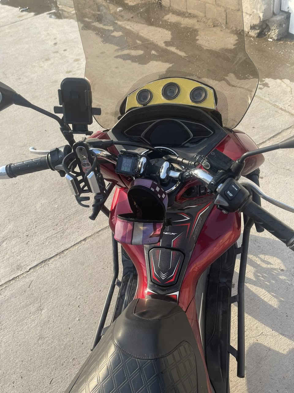 السلام عليكم 
Pcx  للبيع 
ياباني jf 125
بصمات عدد2
مفتاح طوارئ عدد 2
مال مزاد  صور المزاد وتفاصيل كامله بيهه منفيس بيهه نازله من  محلات كلشي وكلاشي 
دراجه عله حالت الوكاله جديده بالكامل
ما مفتوح اي برغي بيهه 
ماشية 11 الف 
دهن لكامولي بانزين محسن

عليها اضافات
1.درع وكاله اصلي 
2.جنطه اصليه 
3.جلكانات 2
4.ستاند مبايل
5.تلبيسة  كشن جلد وكاله pcx
حامل كلاص اصلي pcx
جامه اماميه عدد 2 وحده عاليه وحده ناصيه
حساس اطارات عله الطاقه الشمسية
ام بي ثري عمل شي كلش حلو  
سعرهه 

***********
28💲
