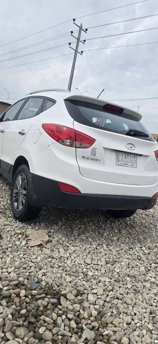 السلام عليكم 

توسان 2014 خليجي رقم بابل بسمي 
بيه سونار بالمنشور 
لون ابيض محرك ٢٠٠٠ 
كير حداديه محرك كفاله عامه 
تبريد جاهزه من كلشي 
مواصفات معروفه 
السعر ١٤٠وبيه مجال 
مكاني الديوانيه قضاء عفك 
رقمي ***********واتساب
***********واتساب
