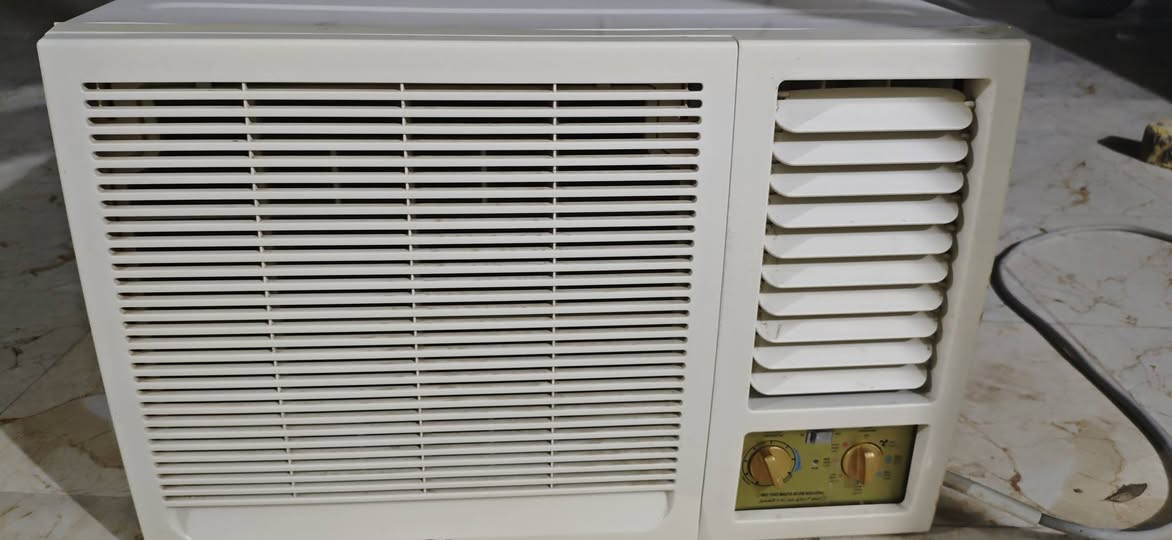 مكيف TCL للبيع مشروط نضيف جدا
السعر ٢٢٥ وبي مجال مكانة غماس ***********
