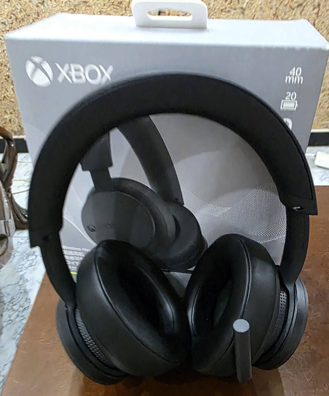 سماعة اكس بوكس الرسمي واير ليس نظيفة سعرها ٨٠ الف 
السعر قفل 
توصيل موجود بغداد البلديات


**إذا كنت صاحب هذا الإعلان وتريد حذفه لأي سبب، رجاءا أرسل رسالة إلى الدعم الفني**