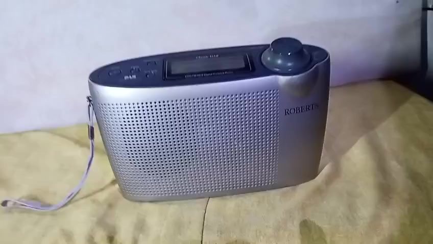 راديو روبرتس
رائع جداً ونظيف
بطاريات قلم 4 ومحولة 6 فولت
شغال بالكامل
كل الشرح بالفيديو
للأتصال ***********
السعر 28 مع التوصيل
