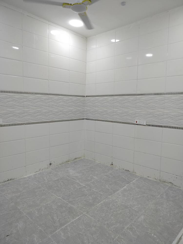 السلام عليكم 
توفر لدينا دار سكن للبيع 
المساحه 130 م 
نوع العقار طابو ملك زراعي بأسم عراقي 
العنوان البصرة ابو الخصيب قرب المحكمه 
عالتبليط نباشرتاً
يتكون البيت من استقبال وصاله ومطبخ وغرفتين منام وصحيات داخليه و خارجيه 
بناء حديث وشغل درجة اولى 
مع توفر كافة الخدمات 
البيت جاهز للسكن 
السعر المطلوب 85 مليون وبيه مجال 
للاستفسار اكثر اتصل على ***********
وتدلل ابو الخصيب, البصرة
