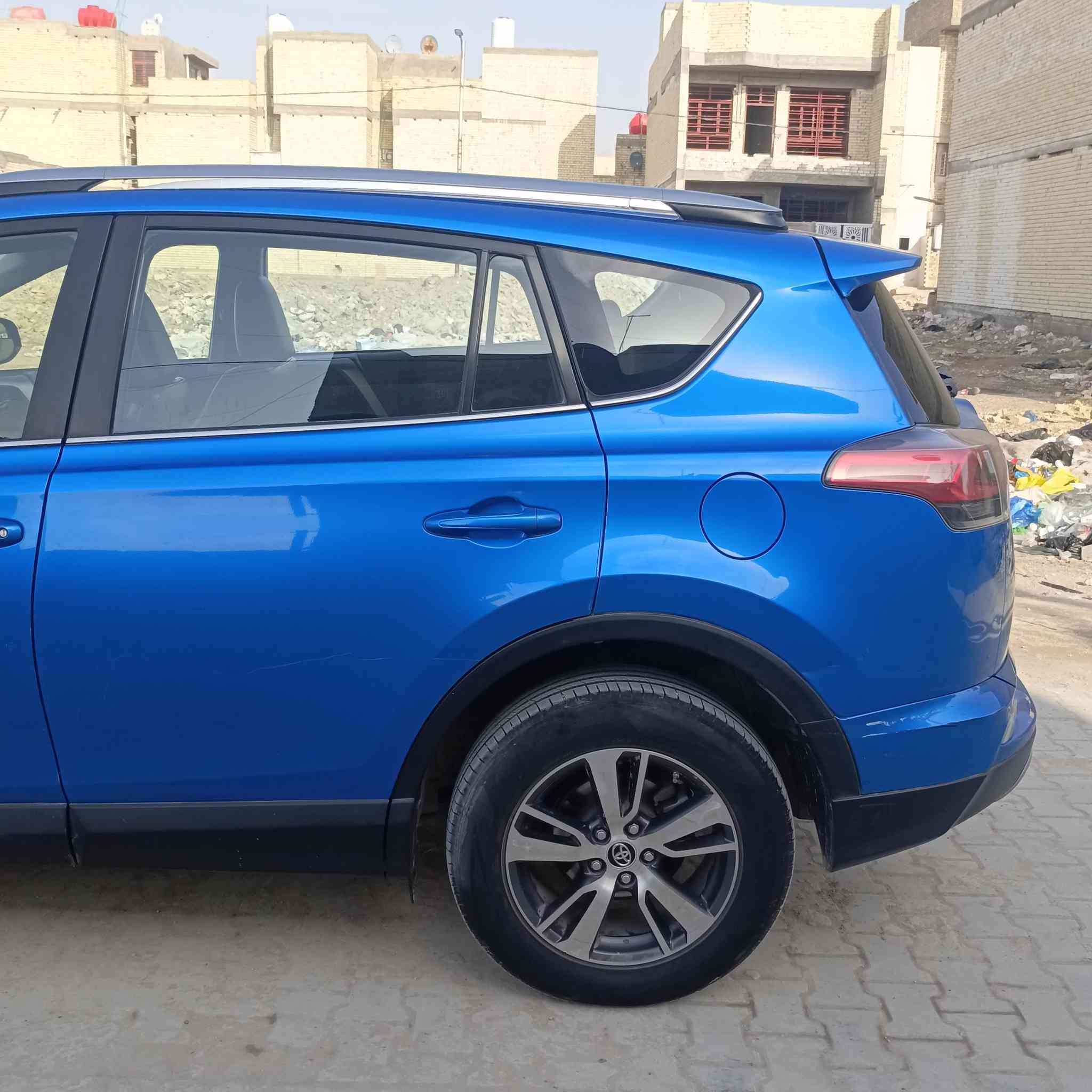 السلام عليكم 
راف فور موديل 2017 بسمي  حادثها جاملغ وبنيد0بدون  دواخل السعر 165وبيها مجال 
مكاني بغداد الشعله 
***********
***********
