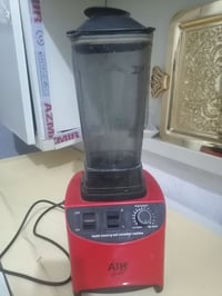 خلاط • يحتاج تصليح بسيط • يشتغل