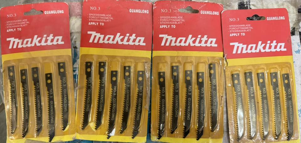 السلام عليكم من رخصة ادارة الكروب
كتر قرصي ميلوكي فارغ فحم 
منشار ترددي روبي جديد فارغ 
كوسرة سيراميك ورخام وركس 
تيغ منشار تردد ماكتا

توصيل موجود
 ***********
