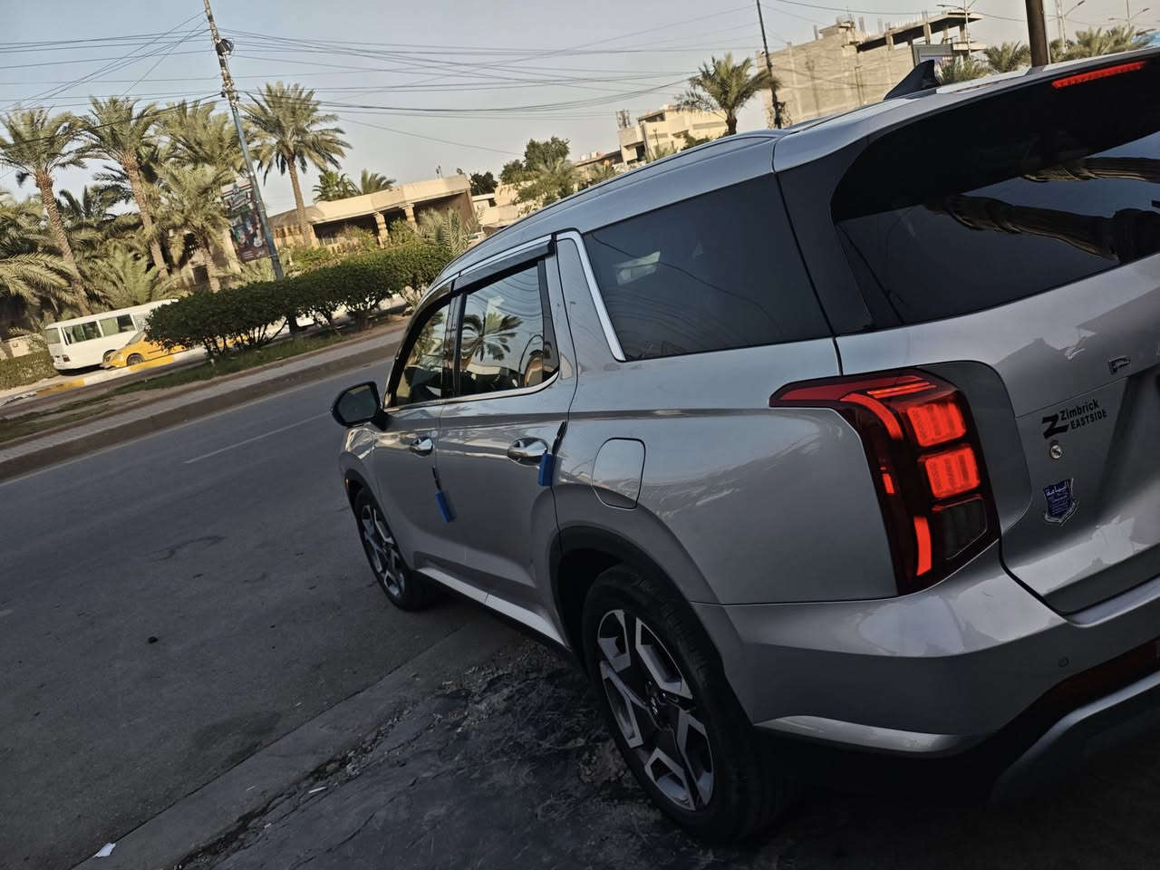 بلاسيد موديل 2023 وارد امريكي صور الحادث موجودة، رقم الموبايل: ***********
الموصفات : 1 - بصمه و تشغيل عن بعد

2 - فتحه بنورامه امامي 

3 - ساید بريك بصمه

4 - شحن هاتف لا سلكي

5 - تحديد مسار و کروز سرعه و شفتات ستيرن

6 - رادارات 360 درجه حول السياره 7 - نضام التحذير من السيارات و اي جسم اقرب من عند السياره

8 - نضام التوقف الذاتي

9 - نظام اوتو auto hold 10 - نظام الاطفاء الذاتي عند التوقف التقيل صرف الوقود 11- منافذ USB امامیه و خلفيه في المقاعد

12 - كشنات ستار كهربائي و تدفئه کشنات

13 - تبريد مرکزي

14 - ماوس تغير وضعيات القياده

15 - دعم ar play

16 - سبعه راكب كشنات VIP منفصل

17 - جنطه شفط كهربائي

18 - لايتات زنود LED

فولل مواصفات

سونار موجود وفحص كامل.
