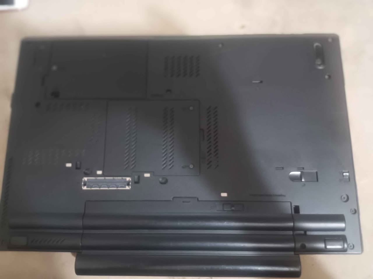 السلام عليكم لابتوب Lenovo ThinkPad W530 للبيع بحاله جيده جدا فقط دكمه الويندوز مكسورة 
للتواصل خاص او واتساب *********** فقط واتساب دهل اوران, واسط
