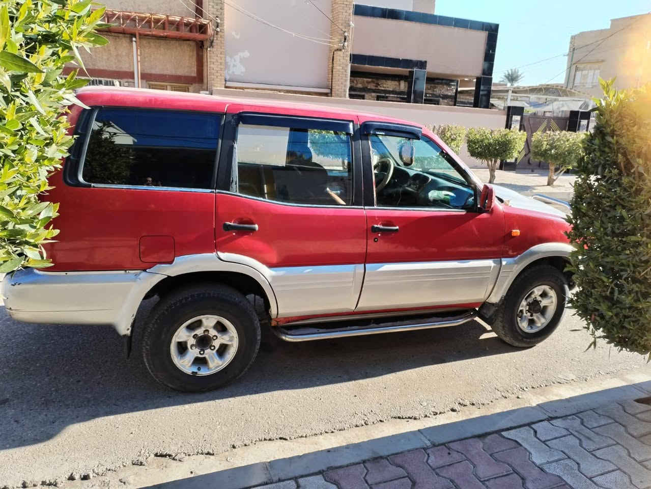 السلام عليكم اخوان للبيع سياره نيسان  تيرانو 
دفع رباعي كير عادي +صدر 70٪ + سياره كلها بلاد تبريد +سبعه  راكب+موديل1999+السعر 55بيه مجال
 اني مكلف بل نشر ***********
