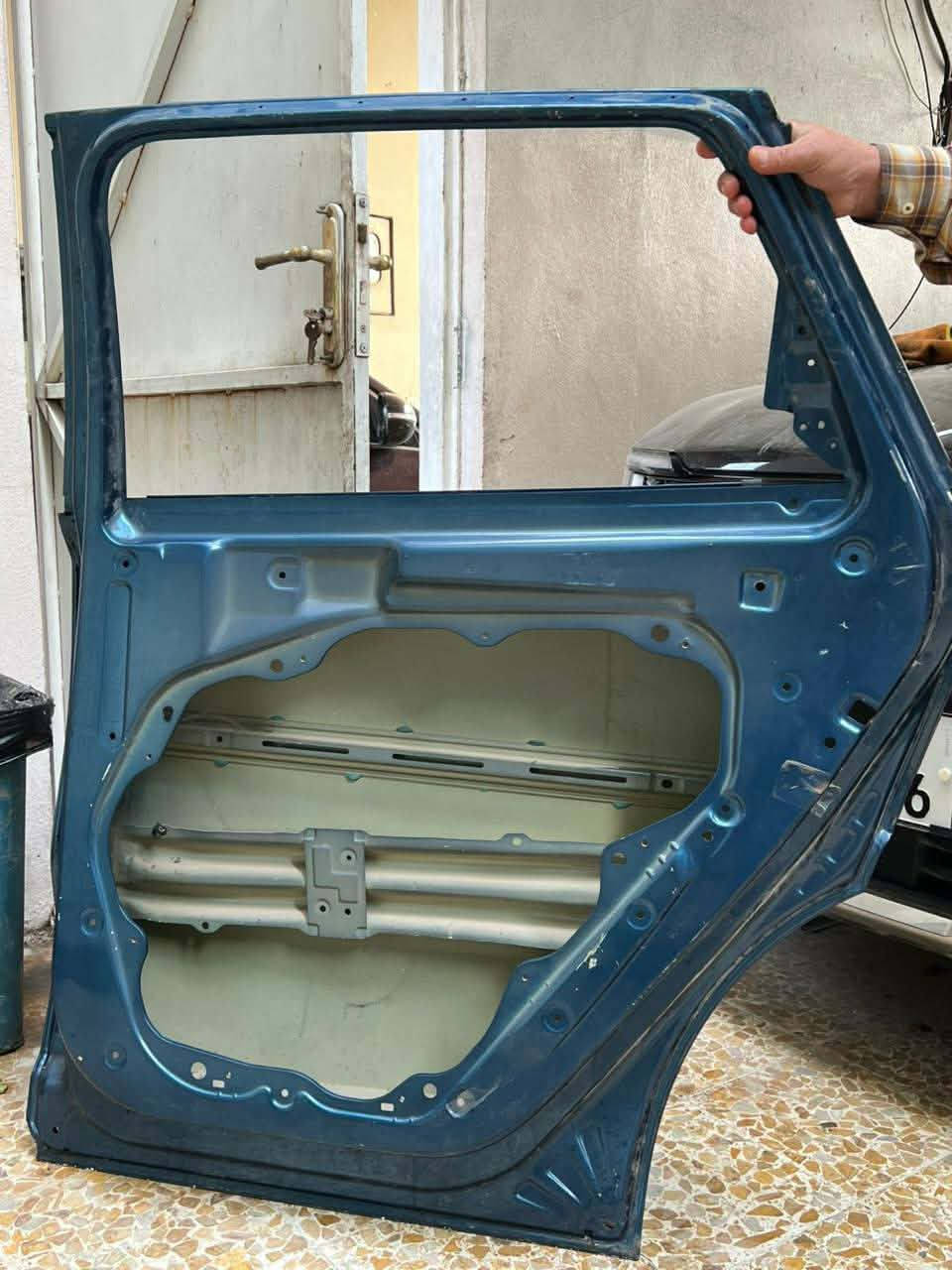 السلام عليكم
 باب سورينتو خلفي  موديل 2024.استفسار الاتصال ع رقم غير متواجد ع فيس
***********
