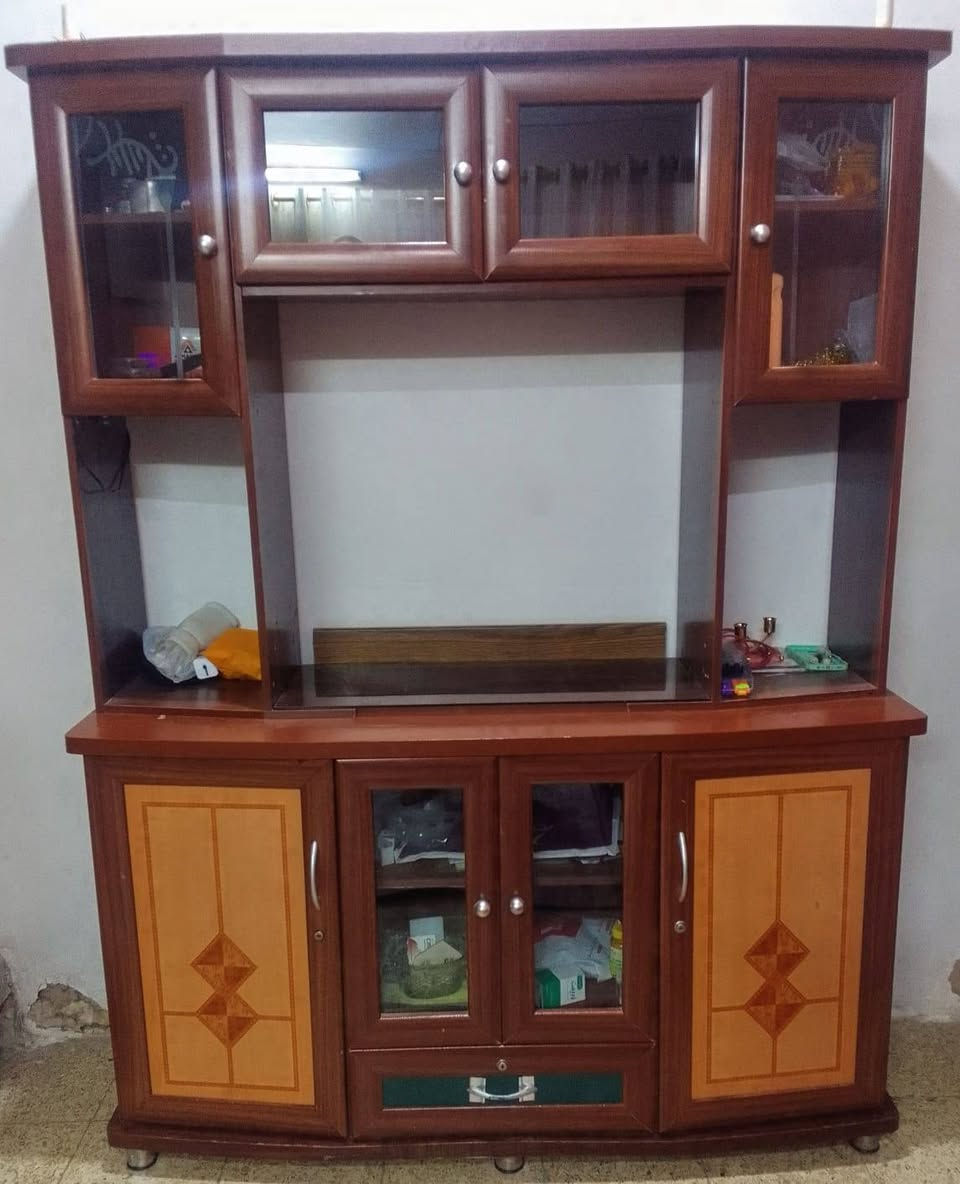 السلام عليكم 
تخم ٧مقاعد نظيف مع بوفيه للبيع مكانهم حي الاعلام 
تخم ١٧٥ وبي مجال 
والبوفيه ١٥٠ وبيها مجال


**إذا كنت صاحب هذا الإعلان وتريد حذفه لأي سبب، رجاءا أرسل رسالة إلى الدعم الفني**