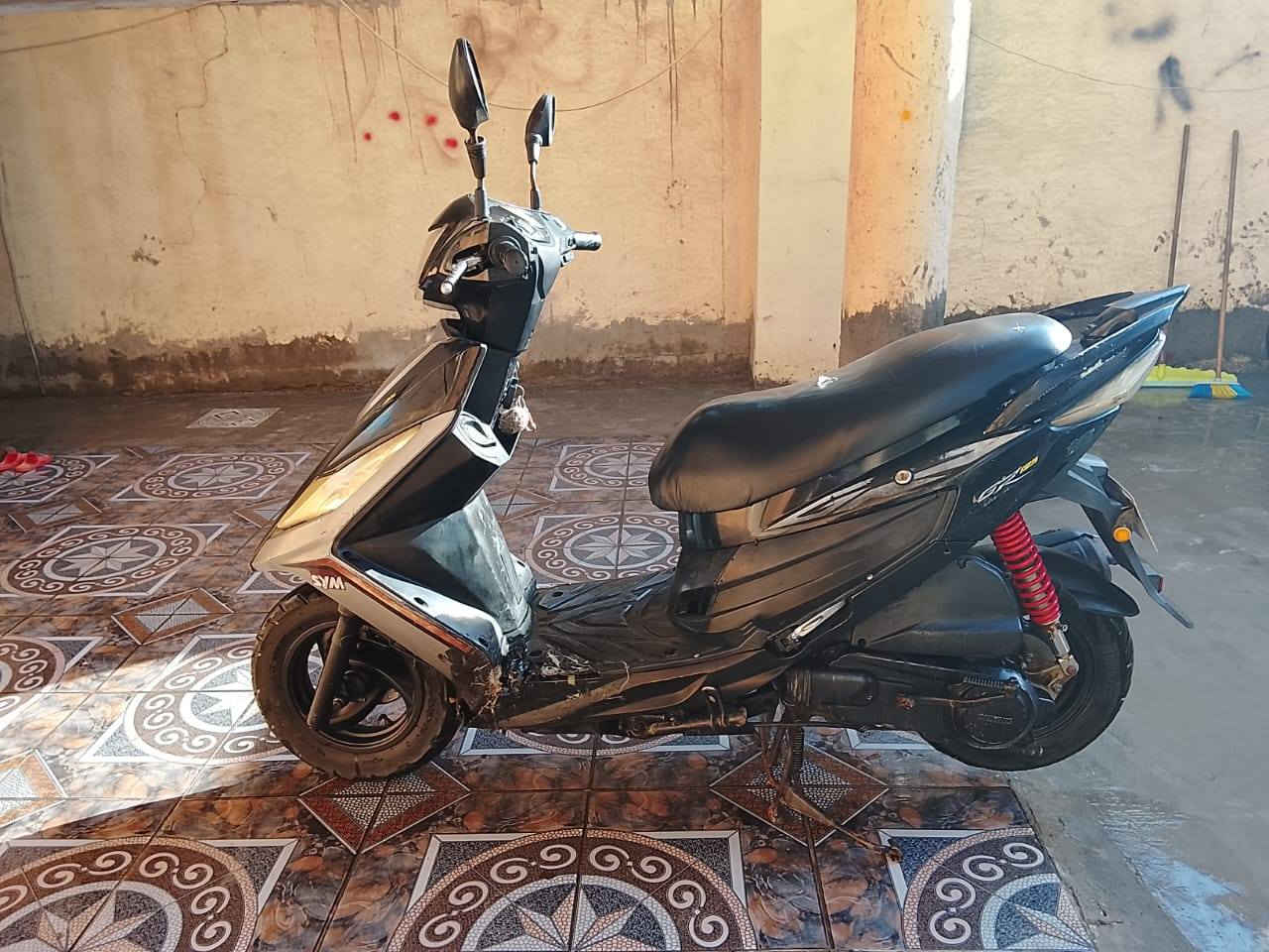 دراجه سايم للبيع السعر 350 بيه مجال جديده كهربائيات كله شغاله مكفوله من كلشي عنواني  الرمادي حي ضباط للاستفسار على رقم ***********
