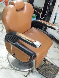 كراسي حلاقه 125 مكاني بغداد شعله  نضيف وكلشي مابيه 07817979300