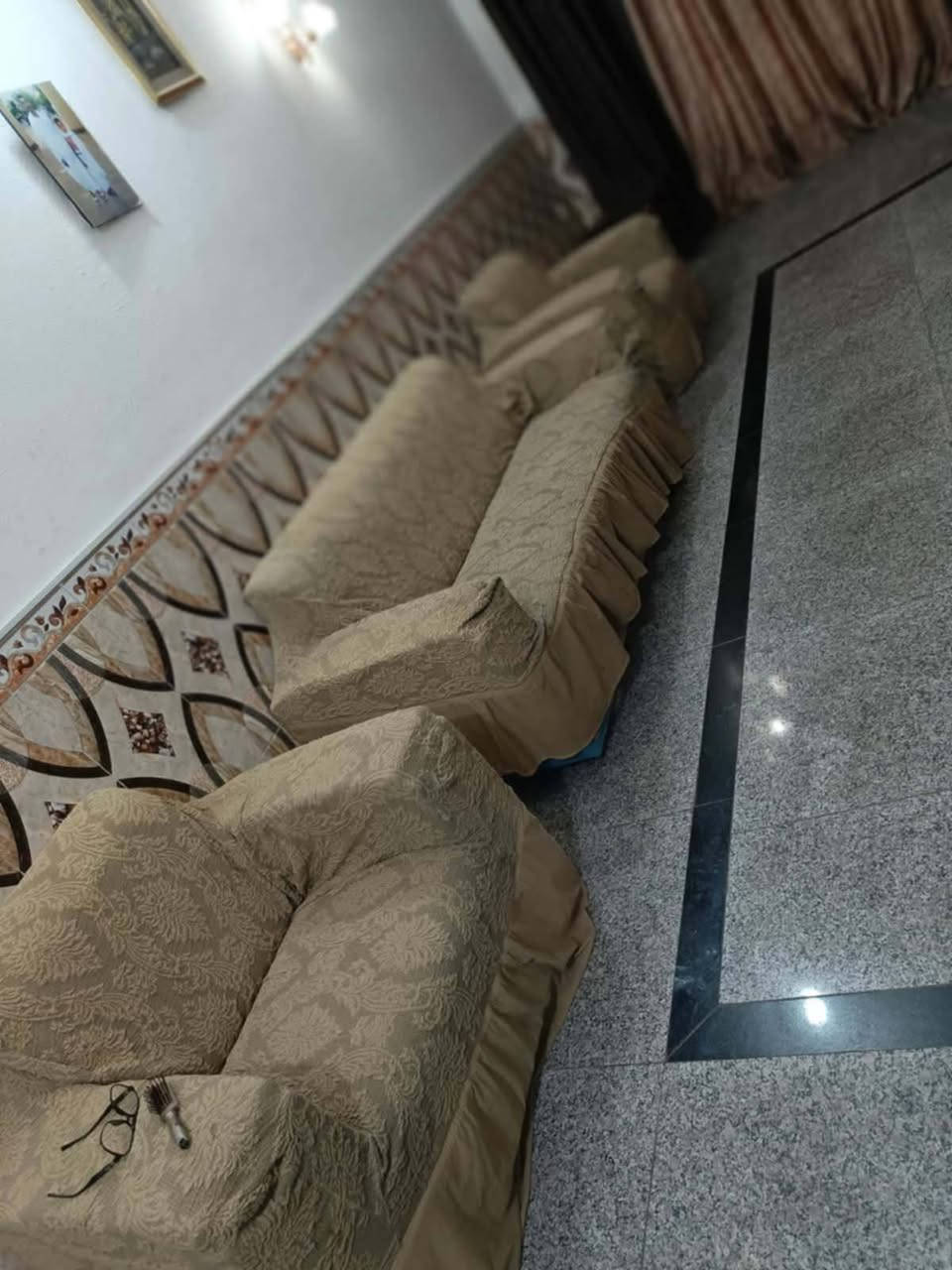 تخم 10 مقاعد سعرة 350 وبي مجال مكاني الغزالية الشراي فقط يراسل


**إذا كنت صاحب هذا الإعلان وتريد حذفه لأي سبب، رجاءا أرسل رسالة إلى الدعم الفني**