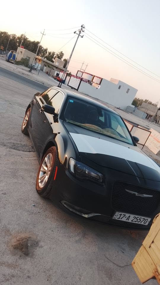 سلام عليكم 
سياره كلايسلر 300 أوباما موديل 2015 S اصل معلايه 16
 
فول مواصفات 1/1
ضربتها اماميه بيها 
تبديل بنيد وجاملغ ورش الجاملغ الثاني تبديل بيبان 3
 رادار جانبي
شاشه كبيره 
كشنات تدفئه
شفتات استيرن
اشاير بالمرايه
فتحه بانوراما 
داخل جلد
كشن حضن
 لايتات زينون 
 سستم سماعات 

ويل مكسيكي
محرك V6 3600
حداده وتايرات حالتهم جيده
السياره تحويل باسمي المشتري
مكان السياره البصره 
رقم مثنى
كفاله محرك وكير

السعر 130بيها مجال

رقم تليفون *********** الزبير, البصرة
