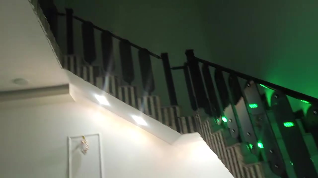 خلفة تطبيك سراميك جدران ارضيات مرمر كاشي بورسلين
بايات درج شغل حلو سعر مناسب ولتزام بلعمل  النجف  واتساب ***********
