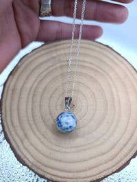 مجوهرات طبيعية ومميزة  وانوع متعددةفقط المدالية  شنو نوع الحجر المستخد...