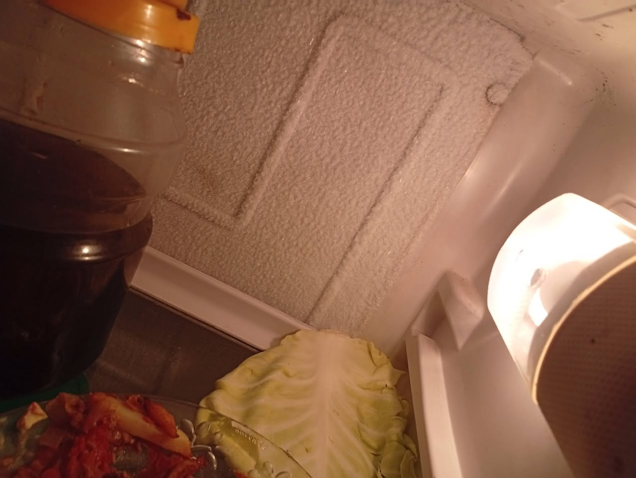 ثلاجه مستعمله للبيع ***********. زعفرانيه ب250
