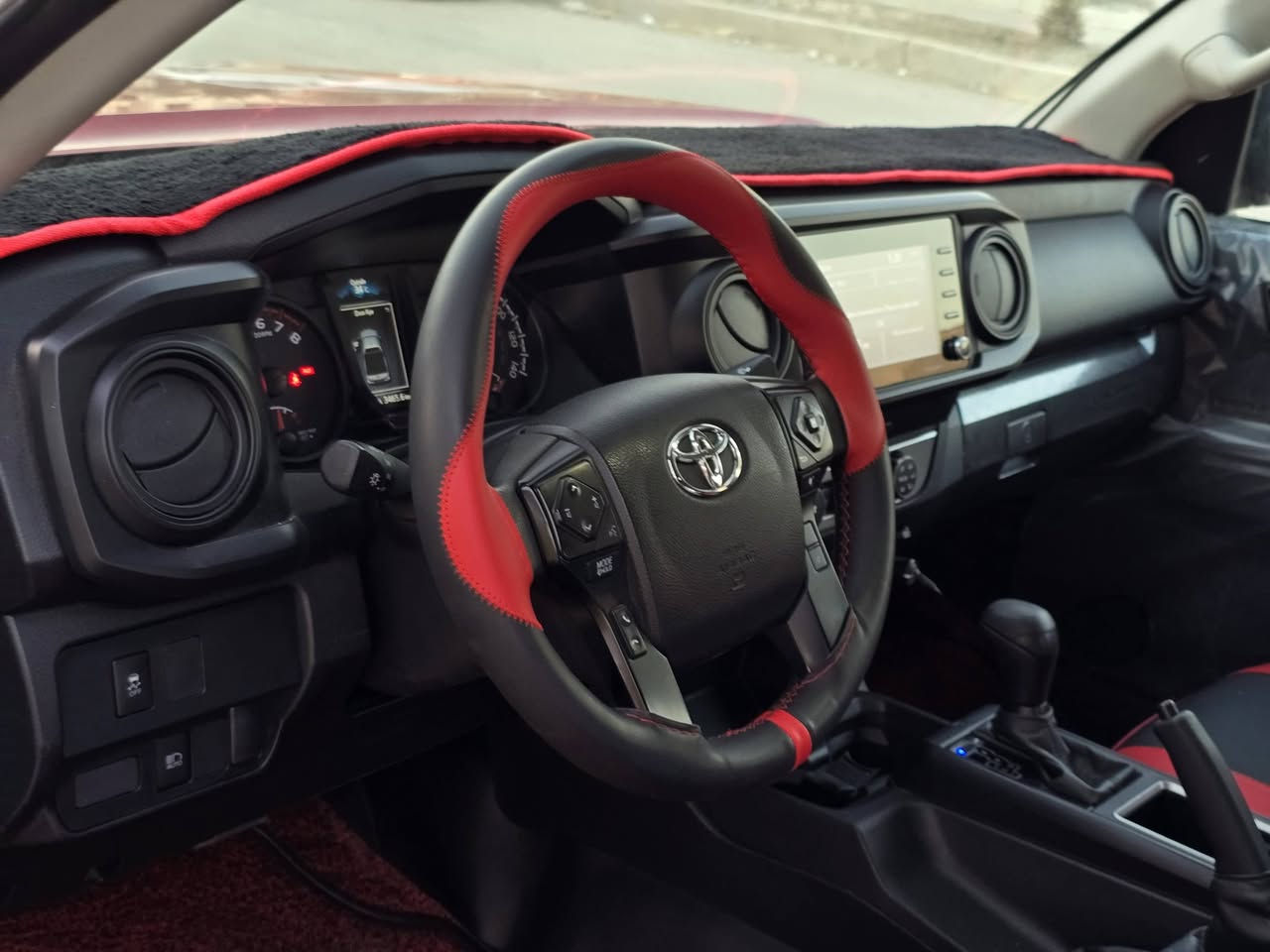 السلام عليكم للبيع تاكوما موديل 2022 رقم بغداد تحويل ثاني يوم مكينه 2700 / اوتو هولد رادار  كروز سرعه  ضررها جاملغ خلفي وشويه بالباب الخلفيه موجود بالصور سعرها 225  وبيها مجال مكاني بغداد حي الجهاد حي الحسين ***********
