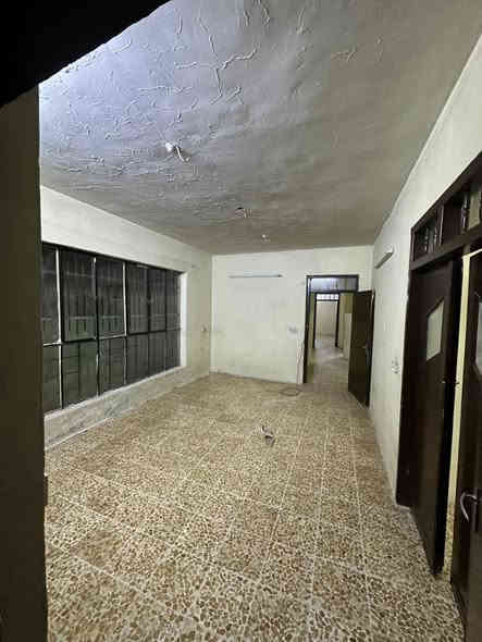 بيت 🏠للبيع في حي البكر خلف مطعم بيت جدي موقع مميز يبعد عن سايدين 20 متر 
البيت بحساب ارص بناء قديم يصلح للسكن مساحه البيت 216 متر واجها 9 متر 
يحتوي البيت 🏠 ع استقبال وهول وغرفتين نوم 🛌 ومطبخ وصحيات ومناور وكراج سياره 
ط 2 هول وغرفه نوم 🛌 فقط 
سعر البيت 185 وقابل للتفاوض للأستفسار الاتصال ع الرقم 
***********/***********
