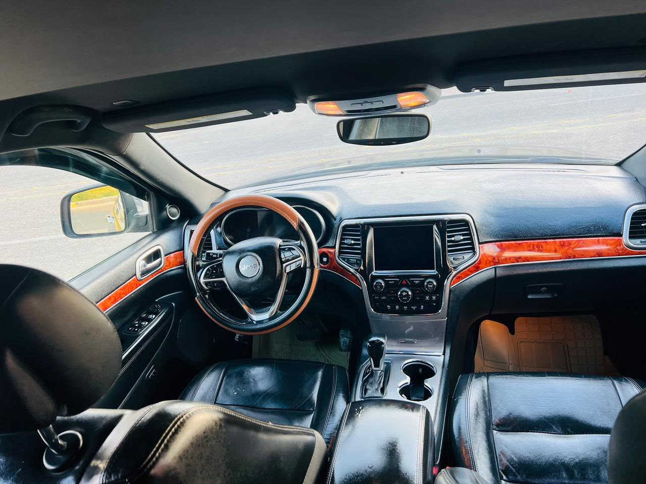 جيب موديل 2018 وراد امريكي حادث بنيد فقط بدون دواخل بدون  ولباقي كفاله السيارهً فول عدا الفتحه شاشه كبيره كامره دواره كشنات جلد كهرباء تدفئه تبريد كشنات فور ويل جنطه كهرباء حساسات خلفيه رادارات جانبيه هيترات مري كشن ذاكره وبعد بيه مواصفات ما ذاكرهن السياره جديده وجاهزه من كلشي من مكينه 3600 وكير وحداديه وتخم تاير وتبريد كله جاهزه ماشيه 114 رقم بغداد نكليزي مداور ثاني يوم مكان السياره كربلاء الاستفسار /***********/السعر /187 /وبيه مجال حق الجيه
