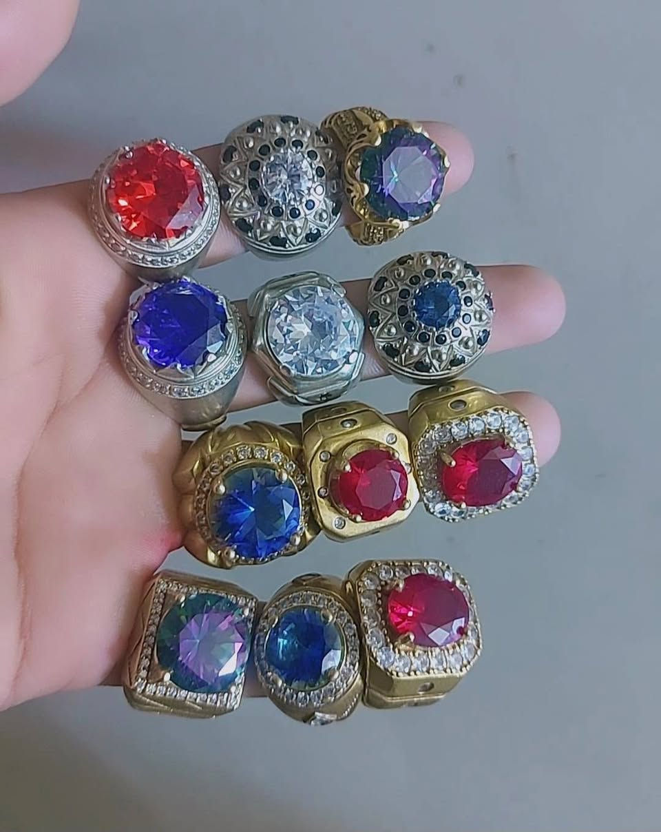 خواتم مجوهرات رجالية شبابية ألوان مميزة جداً صياغة القالب نحاس ابيض ونحاس اصفر الشراي الي على باب الله يراسلني خاص ويتدلل


**إذا كنت صاحب هذا الإعلان وتريد حذفه لأي سبب، رجاءا أرسل رسالة إلى الدعم الفني**