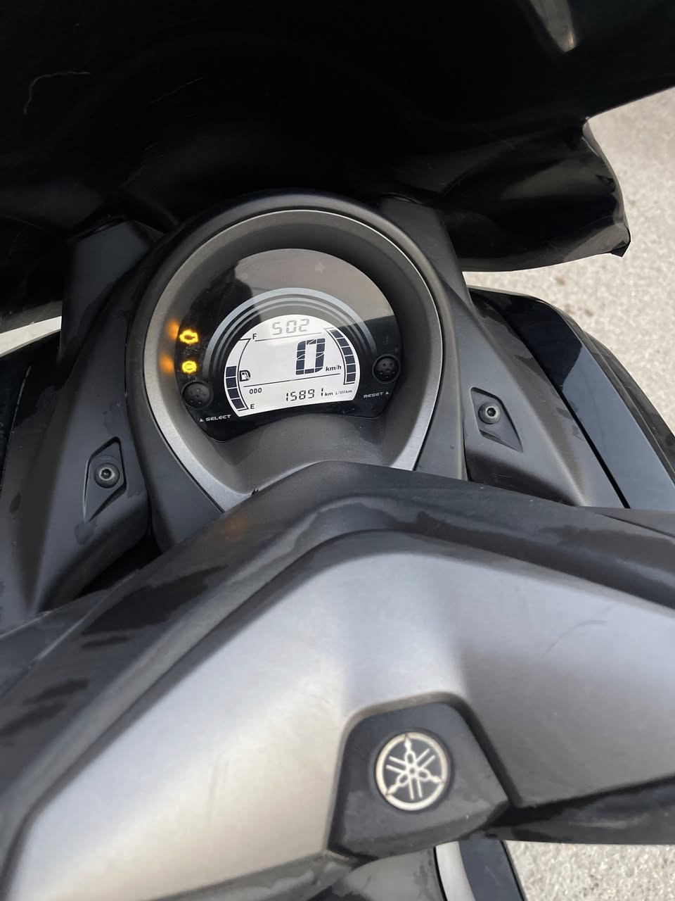 السلام عليكم
دراجه ياماها ياباني Nmax 
دراجه جديده بما معنى الكلمه وكدامك شوفها حساساتها كلها شغاله تدفئه بل ستيرن دراجه ماشيه 15 الف بس صارلها فتره من منزلها من الرمبه 
سعرها 15 ورقه وبيها مجال تشرفني وتدلل مكاني بغداد  ***********
