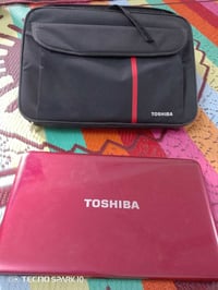 لابتوب للبيع جديد استخدام شهر فقط اصلي مع جميع ملحقاته للتواصل 0781397...