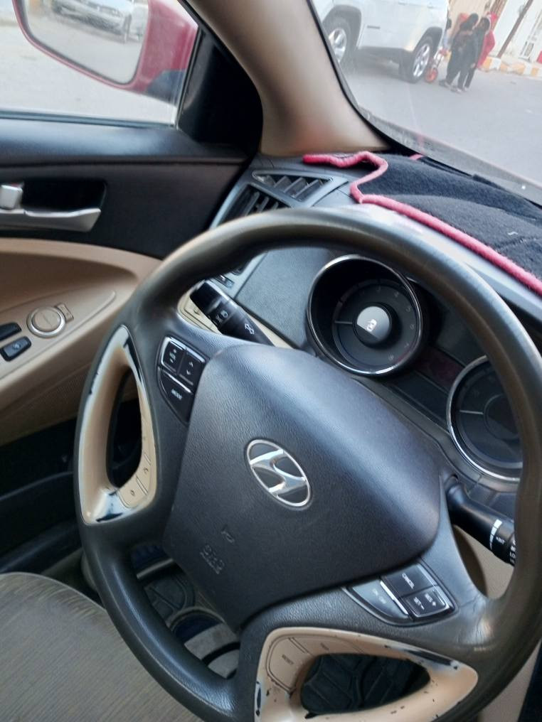 هونداي سوناتا موديل 12 امريكي جي دي اي سياره جاهزه ونضيفه ماعدا صار بيه ضعف بل مكينه يحتاجله نص طابوكه كتاب الفحص بلصور السعر 70 قفل الاتصال على الرقم *********** العنوان ناصريه مركز ناصرية, ذي قار
