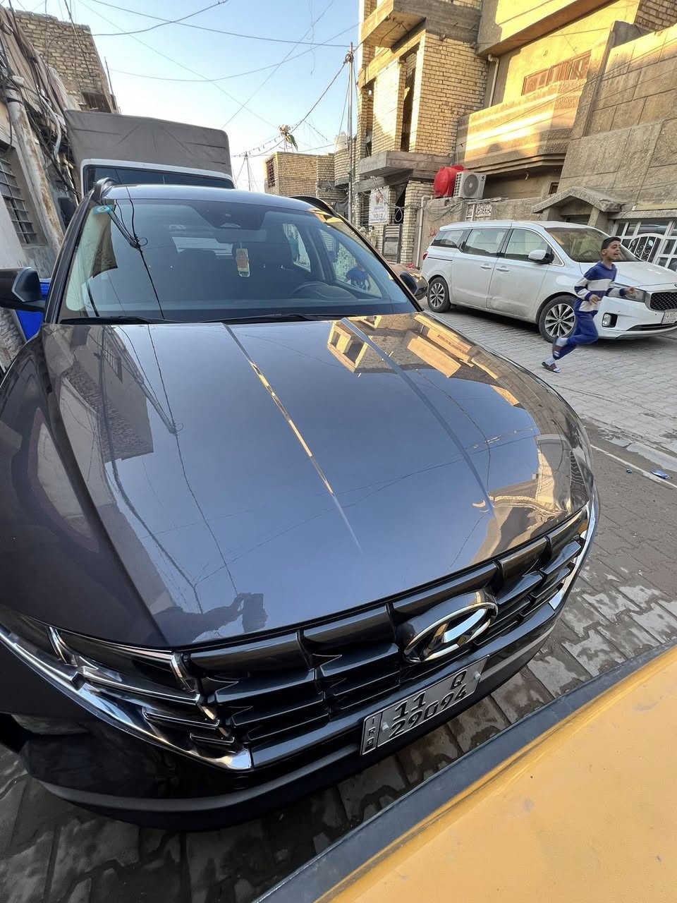 سلام عليكم 
توسان 2024 وارد امريكي 
فول مواصفات عدا الفتحه 
بيها جاملغ السايق وشبر من باب 
السعر 185 وبيها مجال 
رقم بغداد بسمي 
***********
