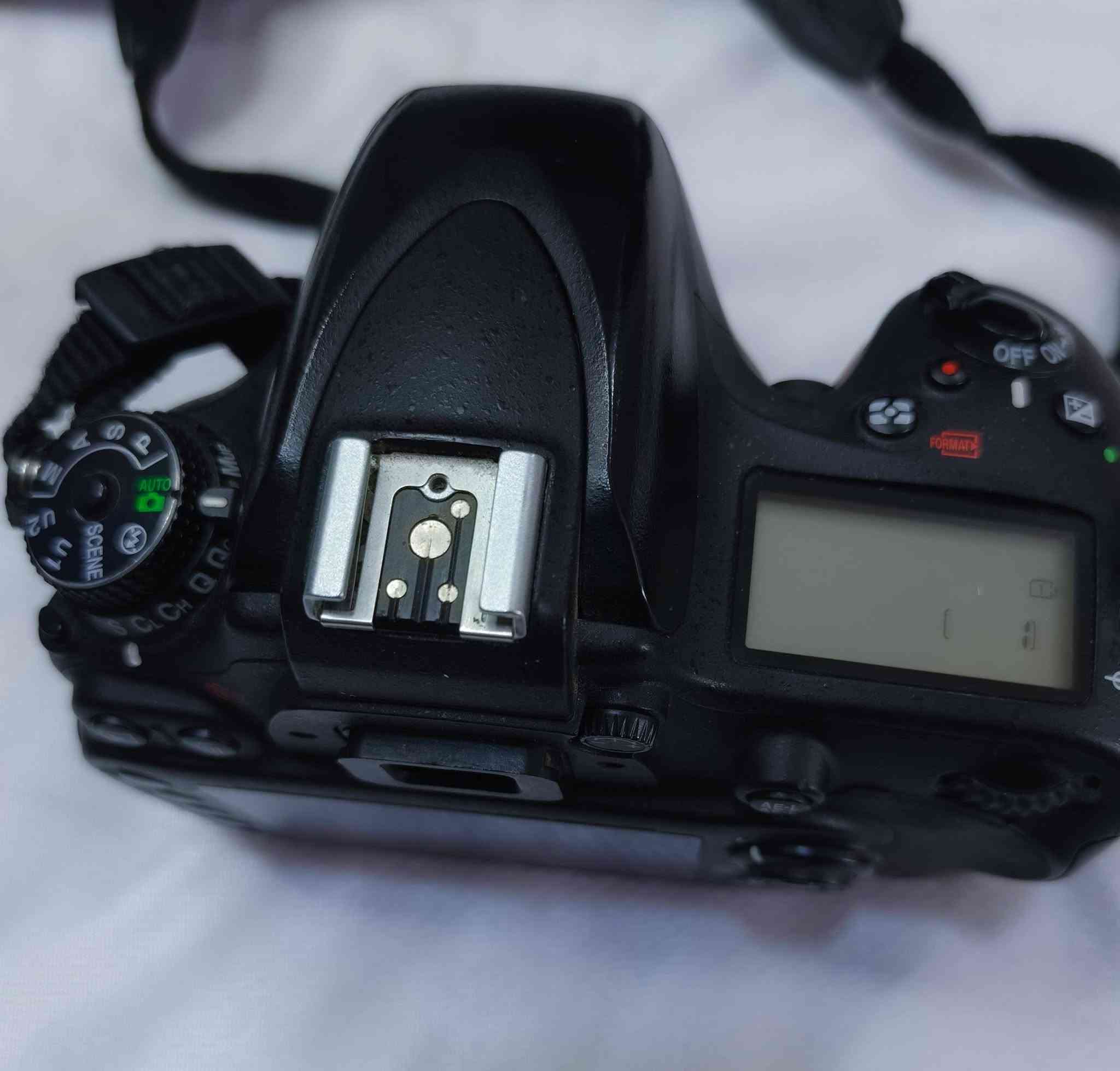 السلام عليكم👋💙 
  نيكون D610 فول فريم للبيع

1_ الكامرة نضافة 98% شتر 69
2_عدسة 50mm G نضافة جيدة جداً + عدسة 18-55
3_بطارية 
4_ شاحن نيكون 🔌 
5_ جلاتين عسكري
6 _ احزام 
7 ـ رام 16
8- حقيبه 
مكاني ديوانية موجود توصيل جميع المحافظات 
 واتساب واتصال ***********
