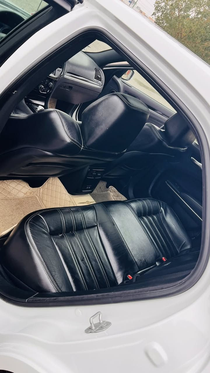 اوبامه 2018 S للبيع 
سنويه هزه كله جديد 
حساس امامي حساس خلفي كامره دواره تشغل عن بعد بانوراما ماشيه 100 ميل عنوان كركوك سعر 293 
هـ ***********
